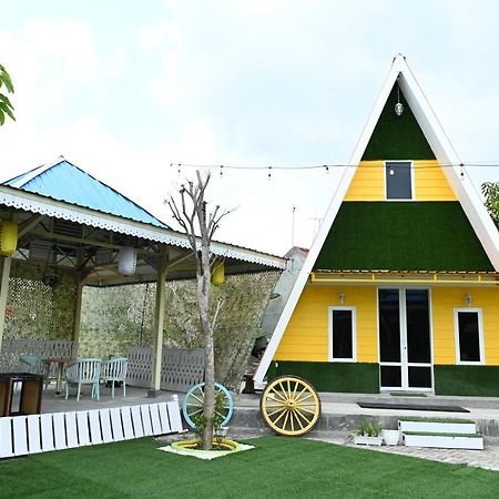 Mcm Hotel Wisata Bojonegoro Eksteriør bilde